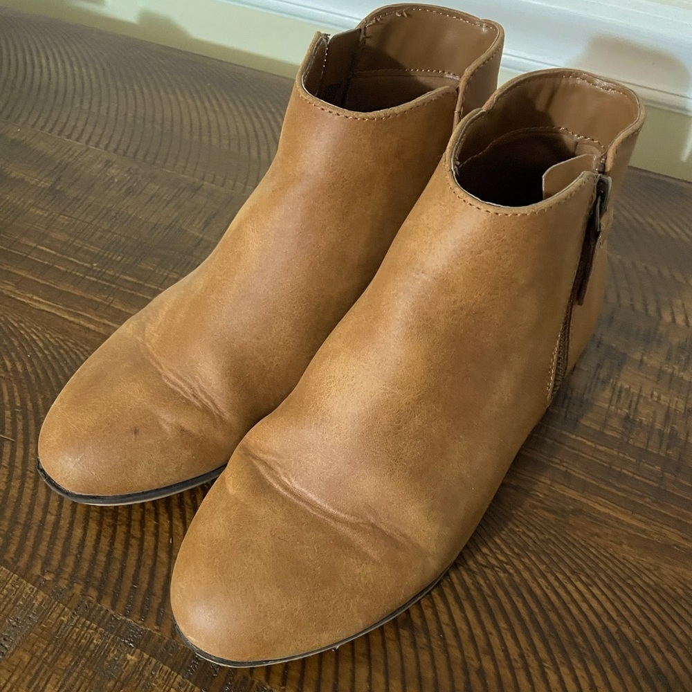 Girl booties - size 4